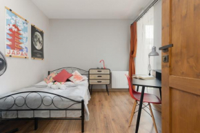 Cozy Three-Bedroom Family Apartment in Warsaw by Noclegi Renters, Warsaw